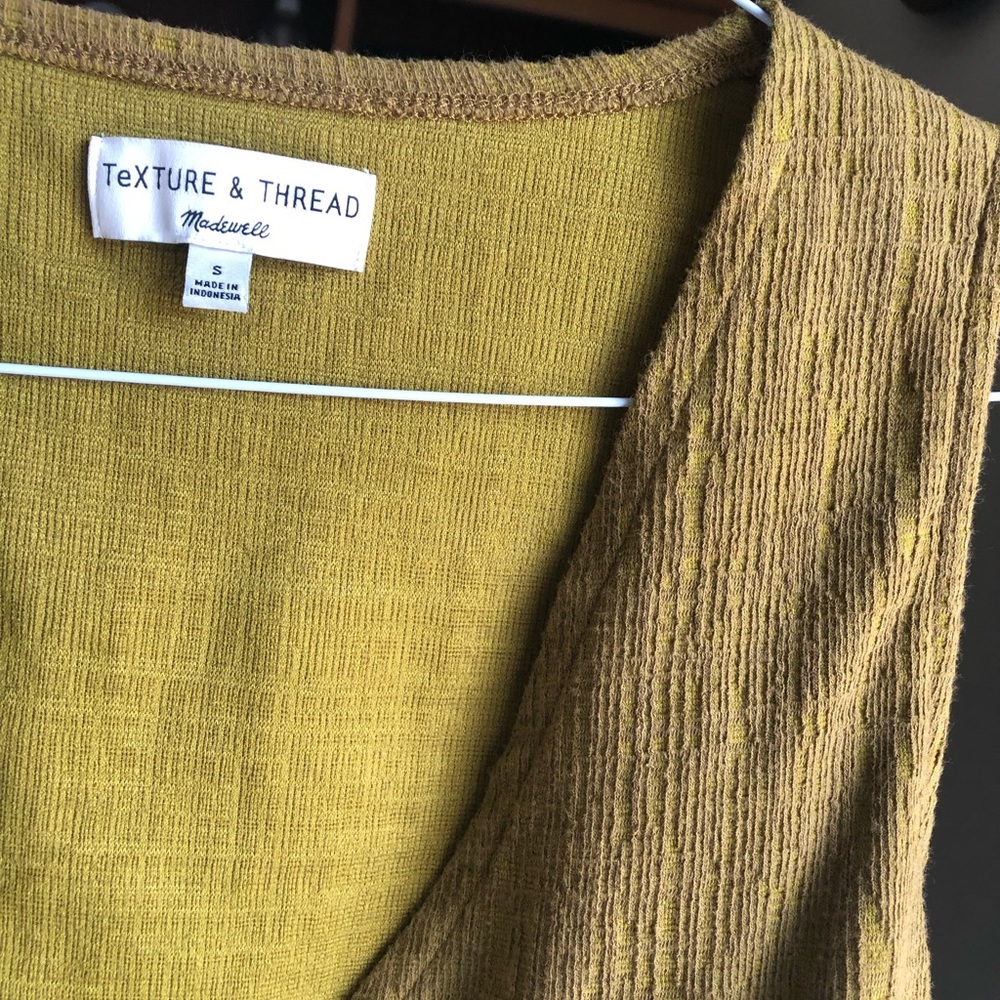 Beautiful olive green Madewell top. Size S but runs a little large